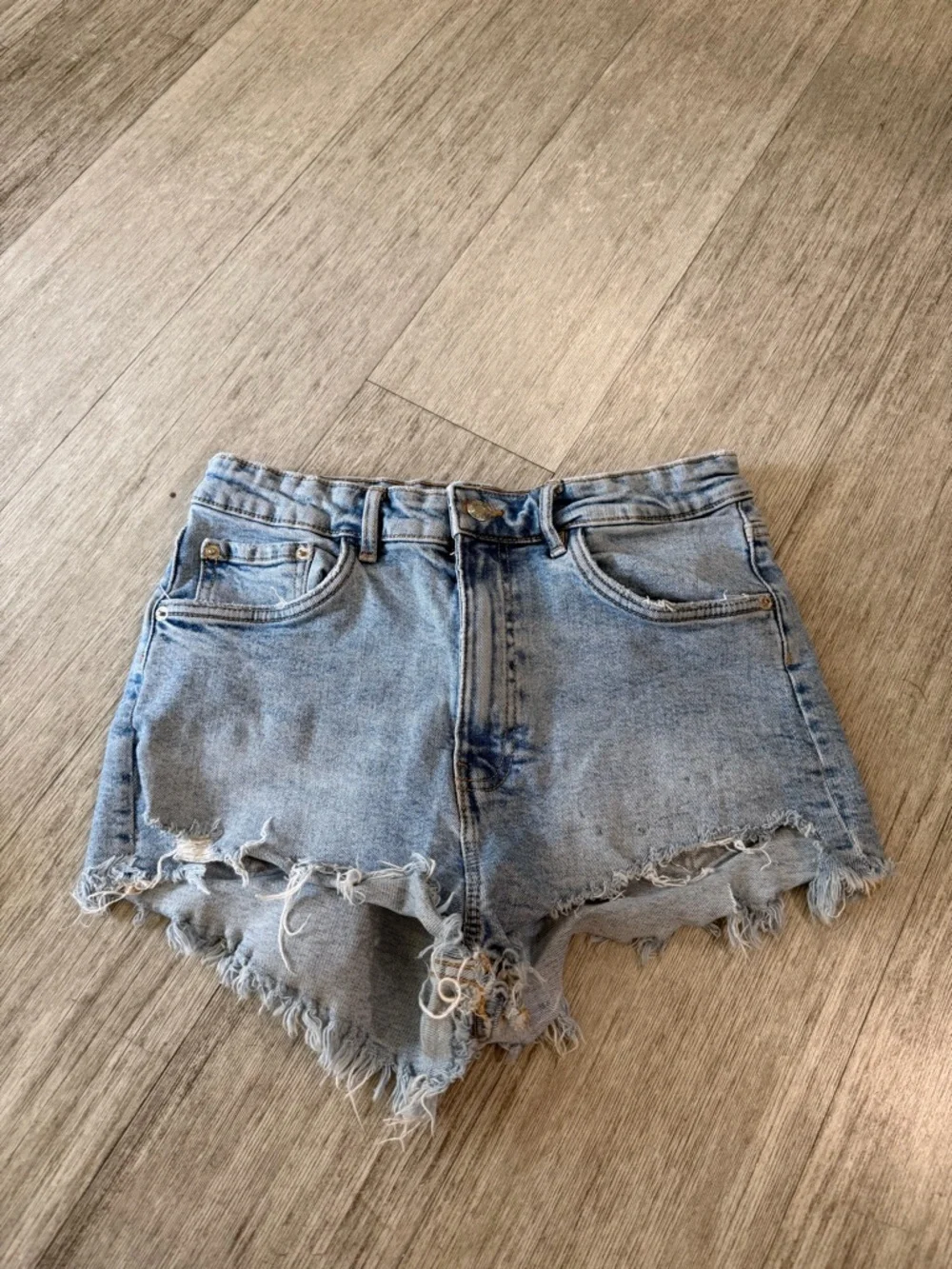 Zara Distressed Denim Shorts - Light Blue - Picture 2 of 4